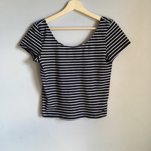 American Eagle Outfitters Tops - Like new American Eagle crop top